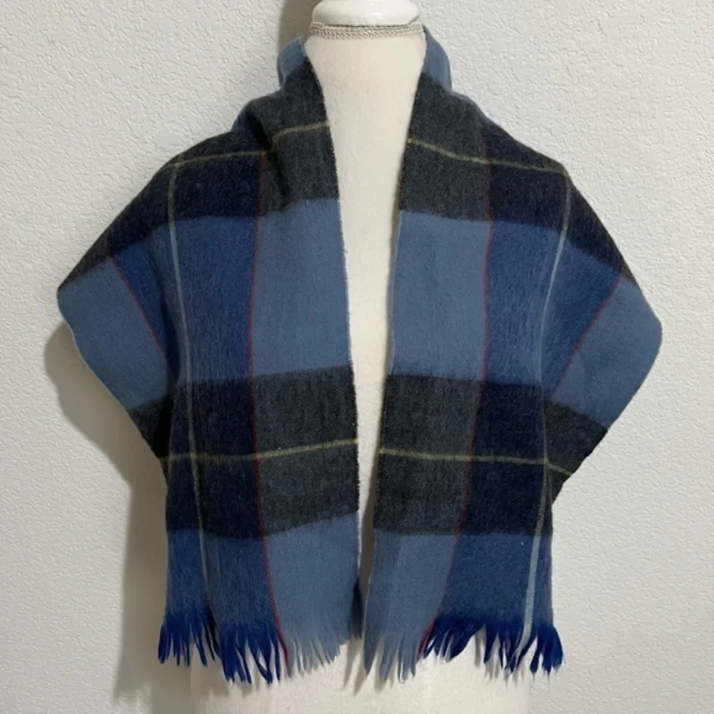 Centura Blue Gray Plaid Lambswool Scarf with Fringe Made in Uruguay   Unisex
